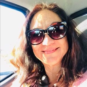 Meet your Posher, Yolanda